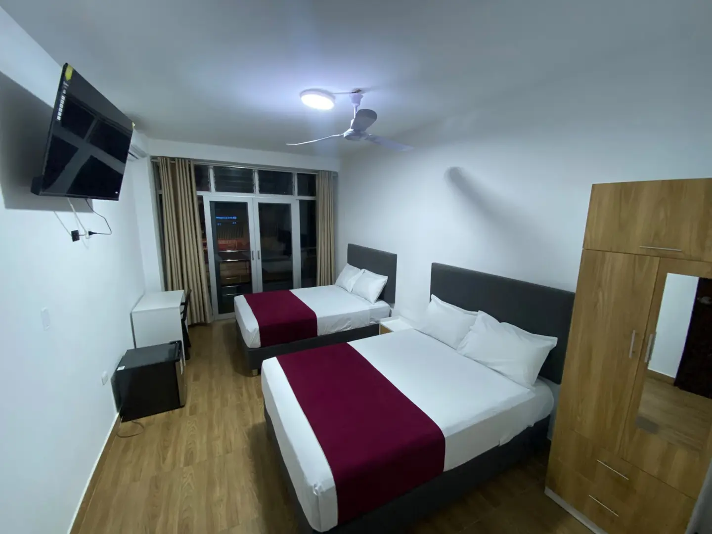 DOBLE SUPERIOR CON BALCON